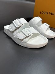 Louis Vuitton white monogram slippers - 5