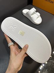 Louis Vuitton white monogram slippers - 3