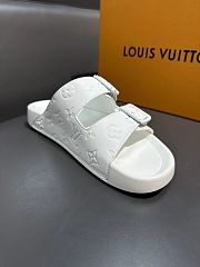 Louis Vuitton white monogram slippers - 2