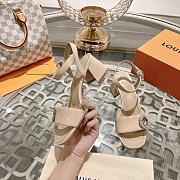 Louis Vuitton beige patent heeled sandal - 3