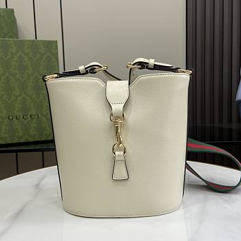 Gucci Mini bucket ivory leather shoulder bag 