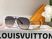 Louis Vuitton flower sunglasses ( 5 colors) - 3