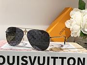 Louis Vuitton flower sunglasses ( 5 colors) - 2