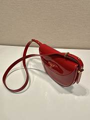 Prada patent red leather shoulder bag - 3