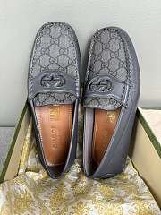 Gucci Interlocking G Driver Gray Loafers - 4