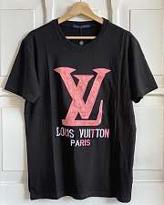 Louis Vuitton T-Shirt In Black Pink Logo 02 - 2