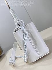 Louis Vuitton Capucines White - 22 x 12 x 8 - 2