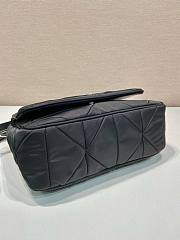 Prada Padded Re-Nylon shoulder bag - 24x17x8cm - 6