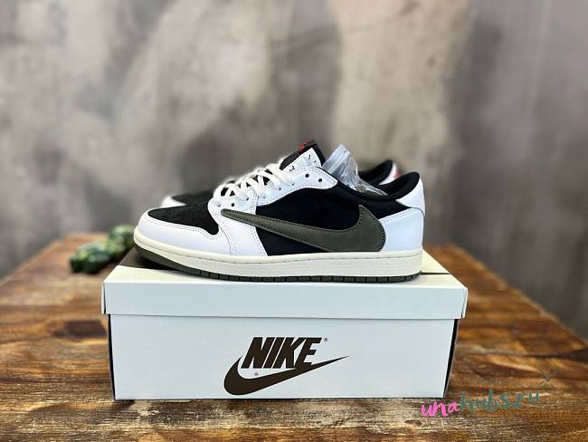 Nike Travis Scott x Air Jordan 1 Low Triple Black Olive Green  - 1