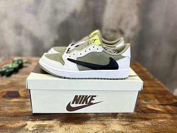 AIR JORDAN 1 RETRO LOW GOLF TRAVIS SCOTT NEUTRAL OLIVE