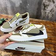 AIR JORDAN 1 RETRO LOW GOLF TRAVIS SCOTT NEUTRAL OLIVE - 5