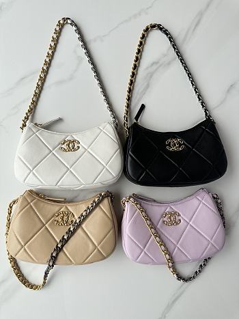 CHANEL 23K HOBO BAG 19 - 24cmX13.5cmX6cm