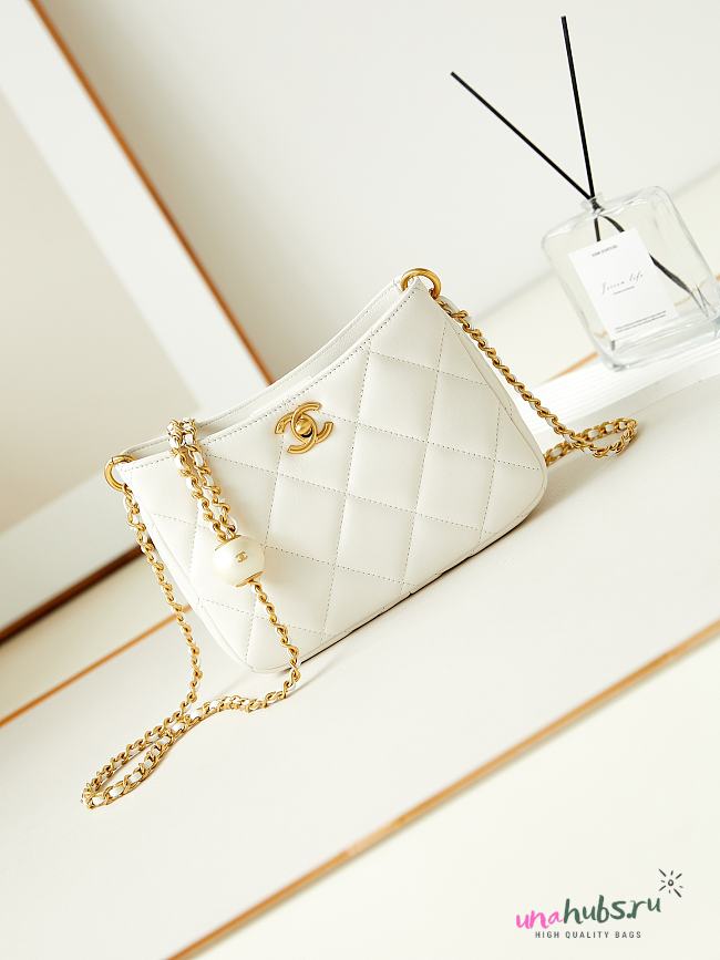 	 Chanel Hobo Shoulder Bag White - 13-18-7cm - 1