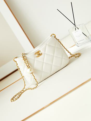 	 Chanel Hobo Shoulder Bag White - 13-18-7cm