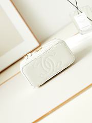 Chanel Vanity Shoulder Bag With Handle In White - 10-17-8cm - 3