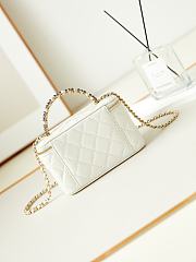 Chanel Vanity Shoulder Bag With Handle In White - 10-17-8cm - 2