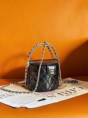 Chanel Vanity Bag in Black Lambskin With Metal Handle - 11x13x12cm - 3