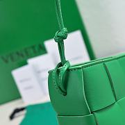 	 Bottega Veneta Green Cassette Pouch Bag - 22.5x13.5x4.5cm - 6