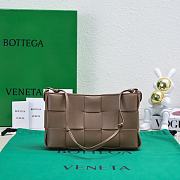 	 Bottega Veneta Brown Cassette Pouch Bag - 22.5x13.5x4.5cm - 4