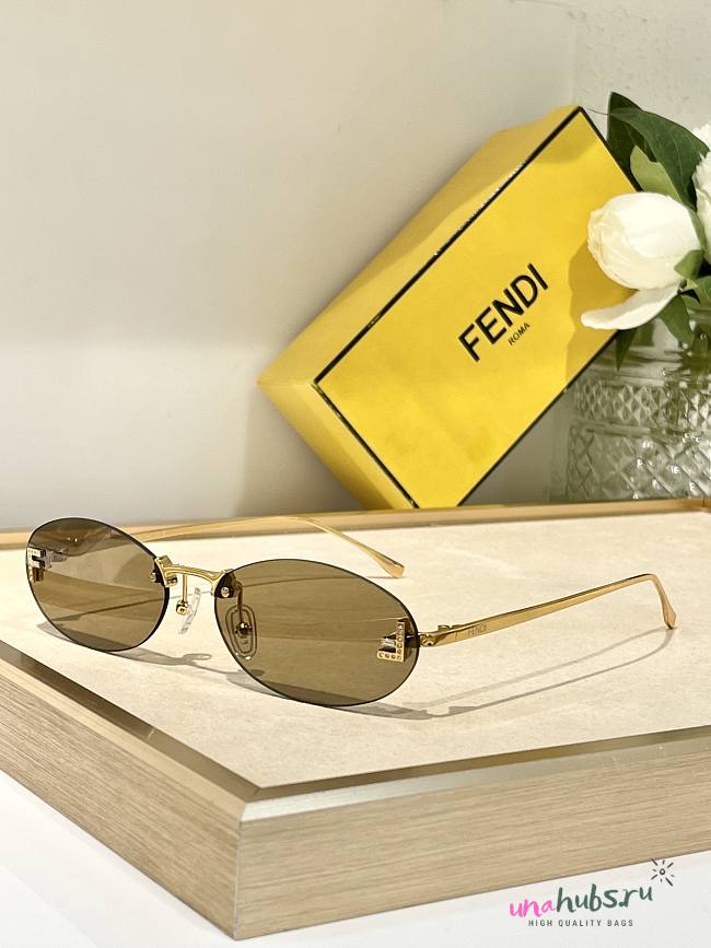 Fendi First Oval Rimleas Sunglasses - 1