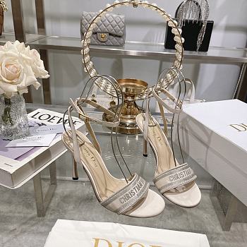 Dior Dway Embroidery Heeled White Color