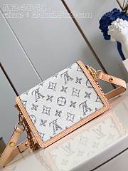 Louis Vuitton Dauphine White Bag - 20 x 15 x 9cm - 3