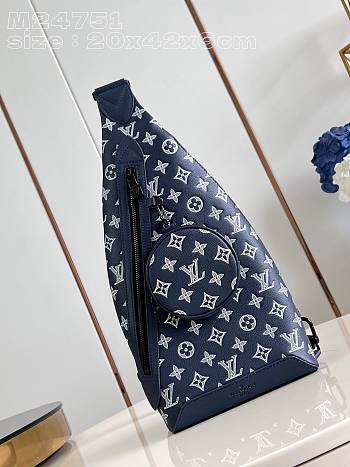 Louis Vuitton Duo Slingbag Ink Blue/White - 20 x 42 x 6 cm