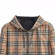 Burberry Reversible checked jacket - 6