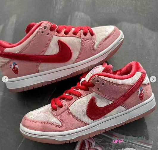 Nike Sb Dunk Low Suede Pink EU40  - 1