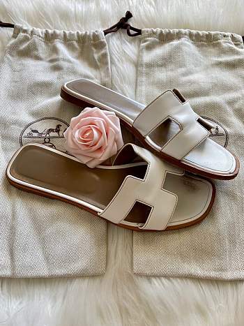 	 Hermes Oran White Slides EU43