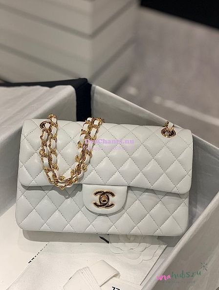 Chanel Classic Flap Bag Lambskin 23cm - 1