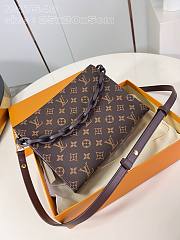 Louis Vuitton Toiletry Pouch On Monogram - 25x20x5.5cm - 3