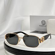 Versace Gianni Vintage Medusa Sunglasses - 4