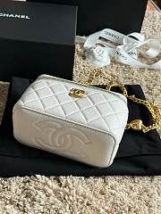 Chanel Vanity Caviar White Bag - 9.5*17*8cm - 5