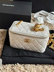 Chanel Vanity Caviar White Bag - 9.5*17*8cm - 4