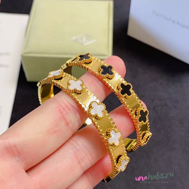 Van Cleef & Arpels Gold Bracelet - 1