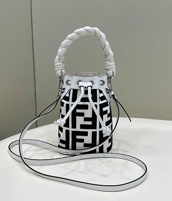 Fendi mini Mon Tresor Black and White Bucket Bag - 12×18×10CM