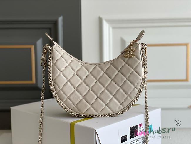 Chanel 23P Hobo Beige Leather Bag - 20x15x6cm - 1