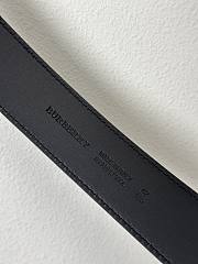 Burberry black Leather Engraved Round Buckle Belt - 6