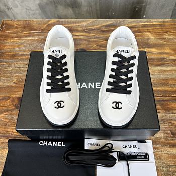 Chanel Sneakers CC Logo 02