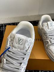 	 Louis Vuitton Monogram Grey Trainers - 6