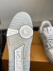 	 Louis Vuitton Monogram Grey Trainers - 3