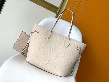 Louis Vuitton Neverfull creme Monogram MM bag