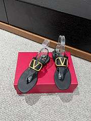  VALENTINO GARAVANI VLogo leather thong sandals - 2