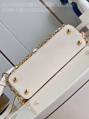 Louis Vuitton Capucines Taurillon white leather with charm strap - 5