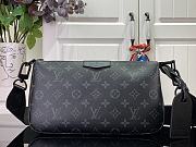 Louis Vuitton Pochette Accessoire XL - 28 × 16.5 × 9cm - 1