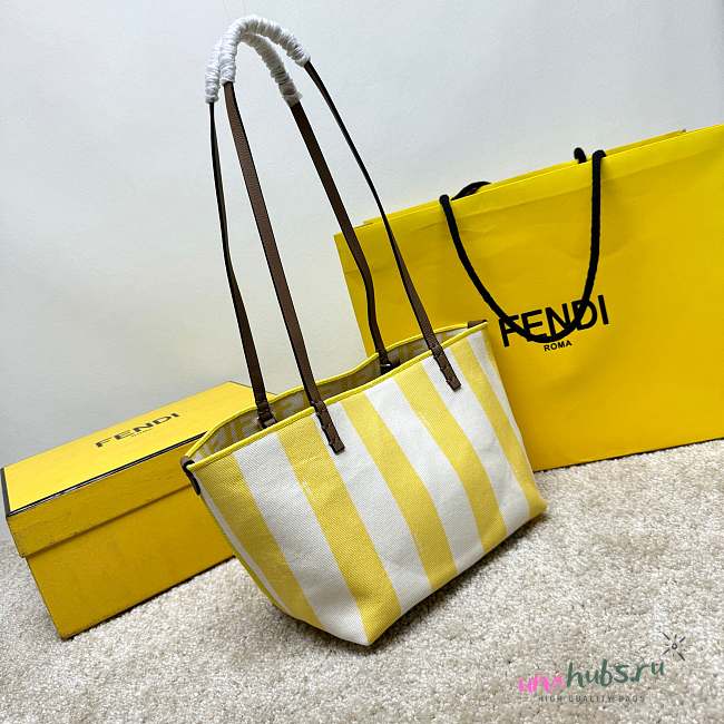 Fendi Small Roll Tote - 23-15-19.5cm - 1