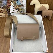 Hermès Mushroom Chèvre Leather Gold Finish Geta Sangle Bag - 20x14x7cm - 3