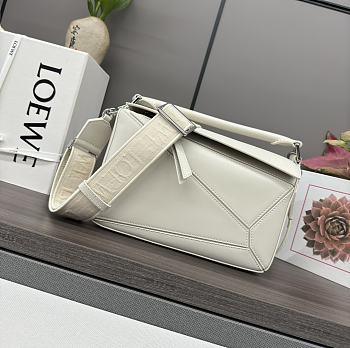 Loewe Puzzle Anagram White Bag - 24*10.5*16CM