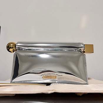 JACQUEMUS Metallic Patent Calfskin La Pochette Rond Carre Silver